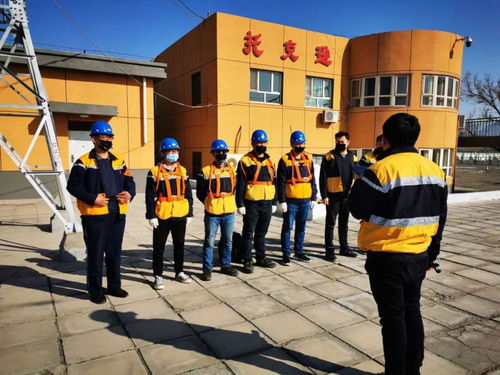 烏魯木齊通信段首次集中檢修大風(fēng)區(qū)段軌旁設(shè)備，筑牢鐵路通訊安全防線